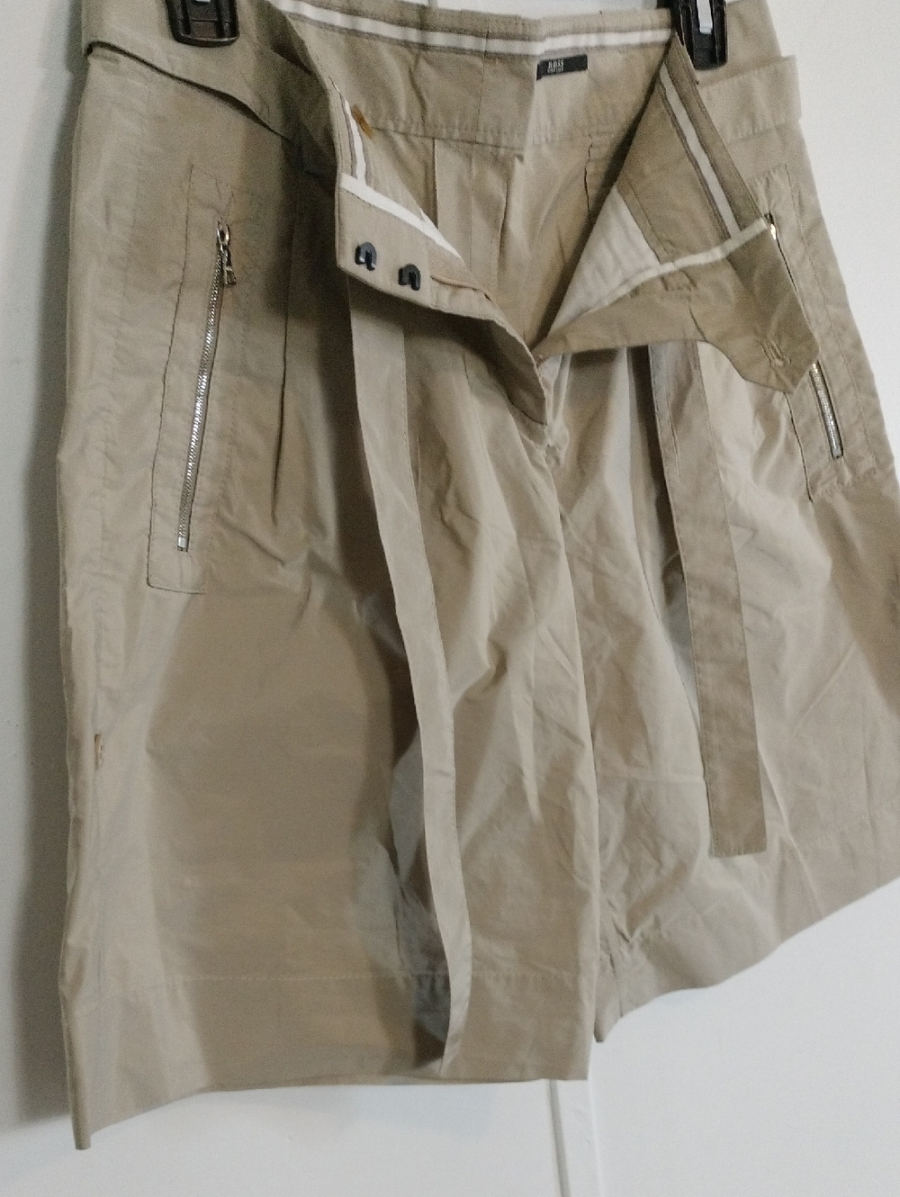 HUGO BOSS shorts Size 4